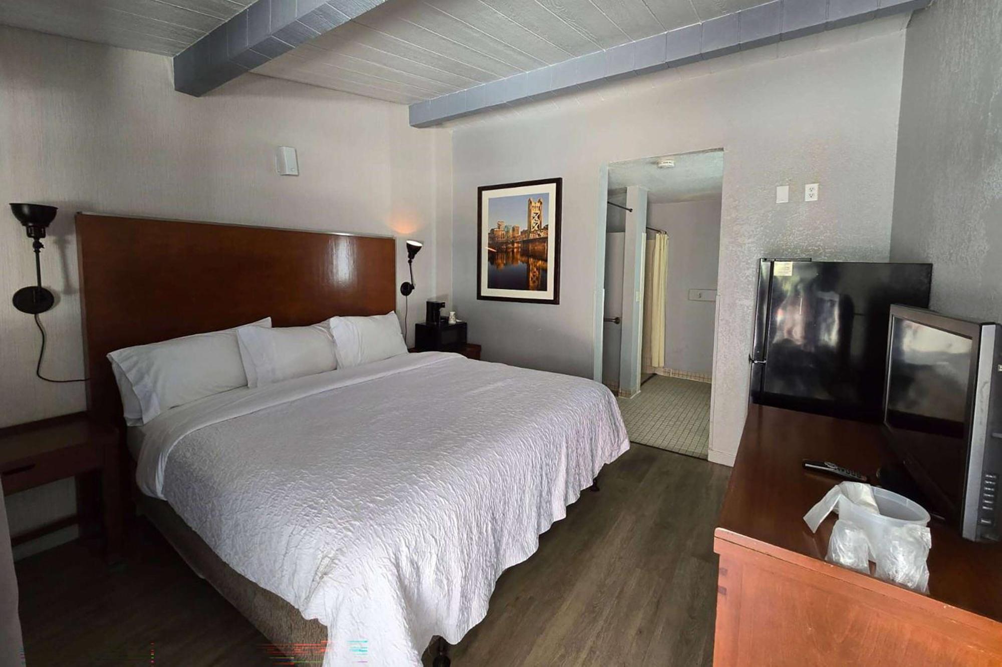 Super 8 By Wyndham San Jose Airport Hotell Exteriör bild